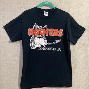 Vintage Hooters T-Shirt Daytona Beach Florida Black Home Of Speed New Size S